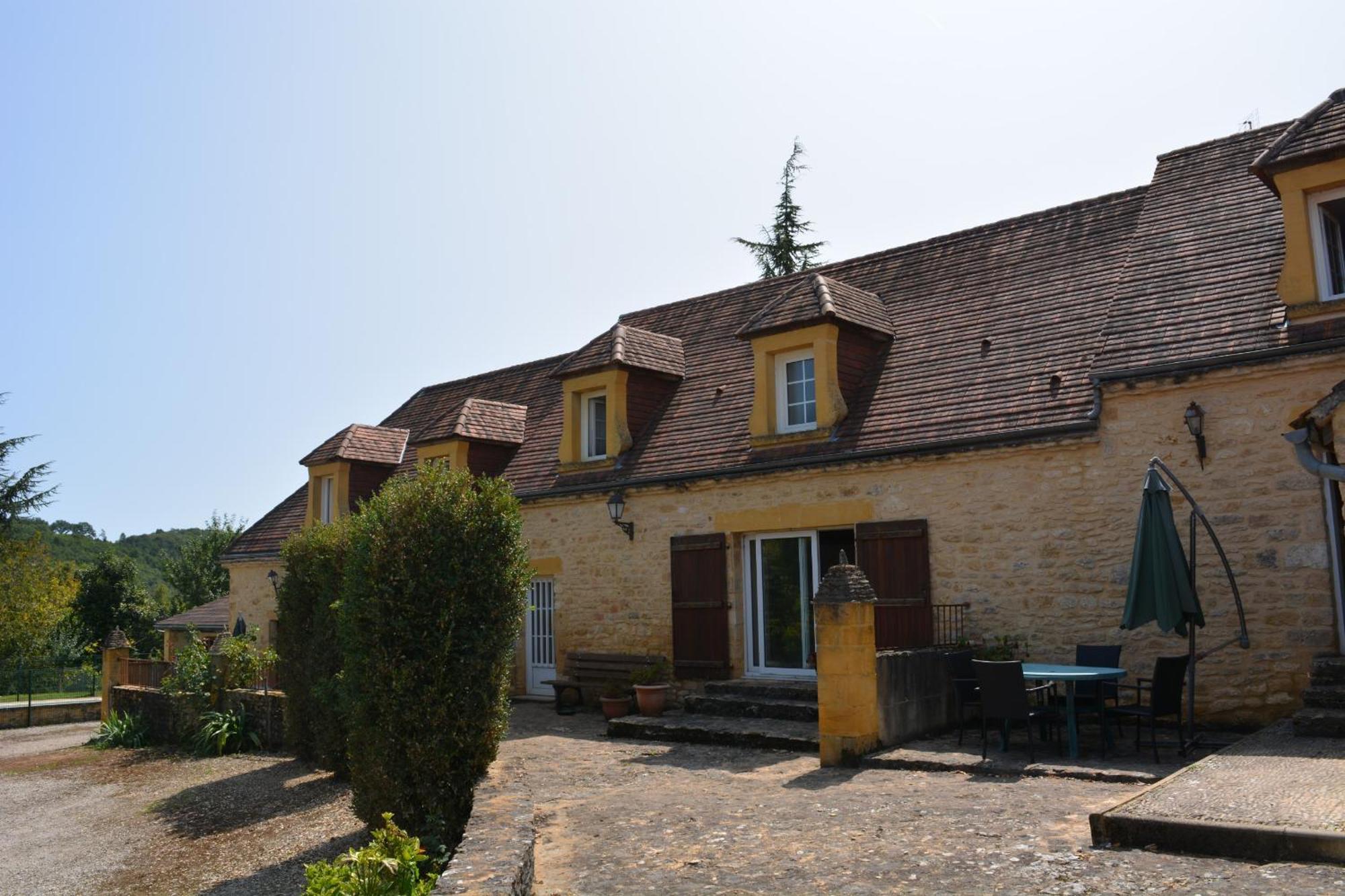 Grande Maison Pour 16 Avec Piscine Et Tennis La Chapelle-Aubareil Exterior foto