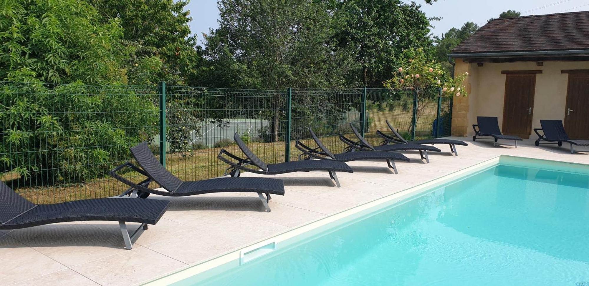 Grande Maison Pour 16 Avec Piscine Et Tennis La Chapelle-Aubareil Exterior foto