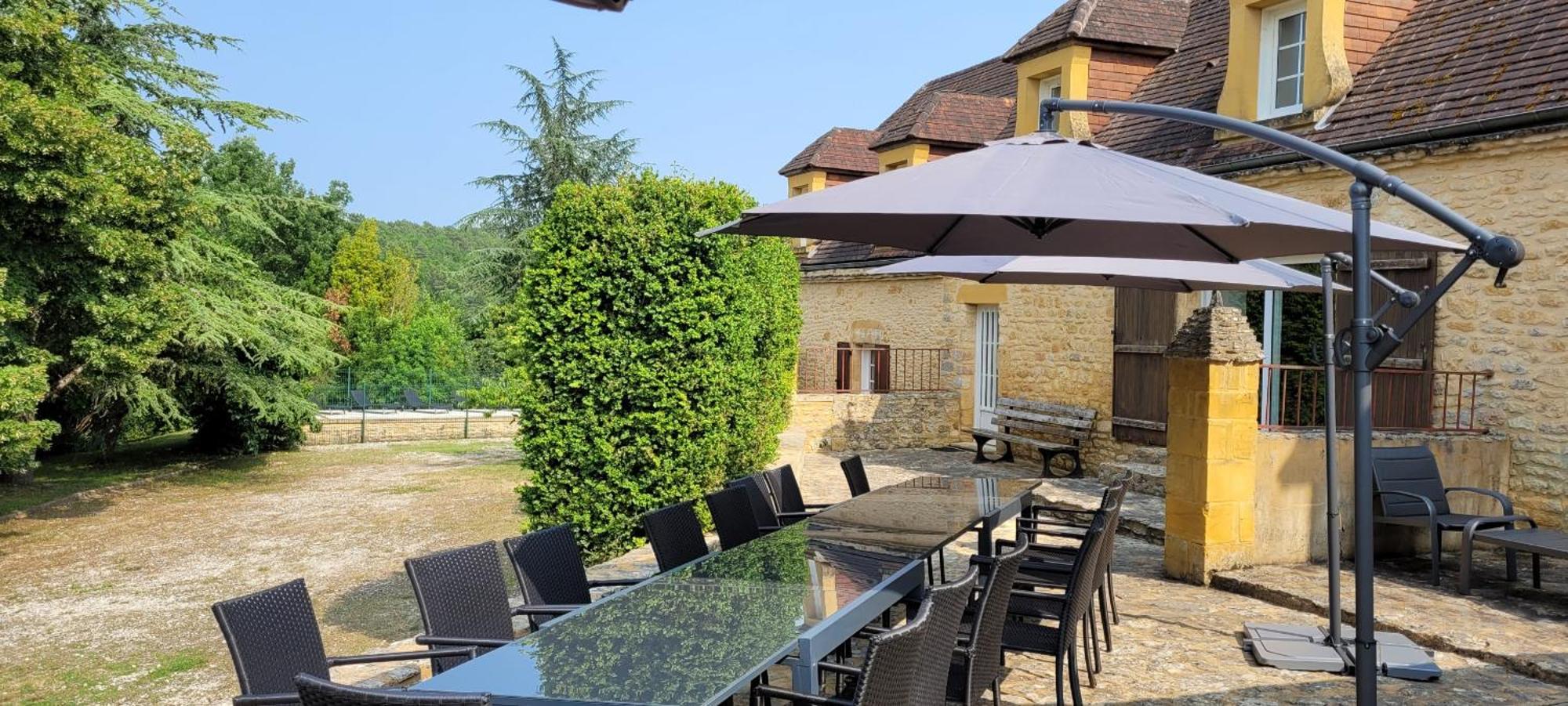 Grande Maison Pour 16 Avec Piscine Et Tennis La Chapelle-Aubareil Exterior foto