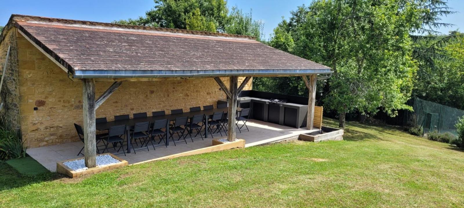 Grande Maison Pour 16 Avec Piscine Et Tennis La Chapelle-Aubareil Exterior foto