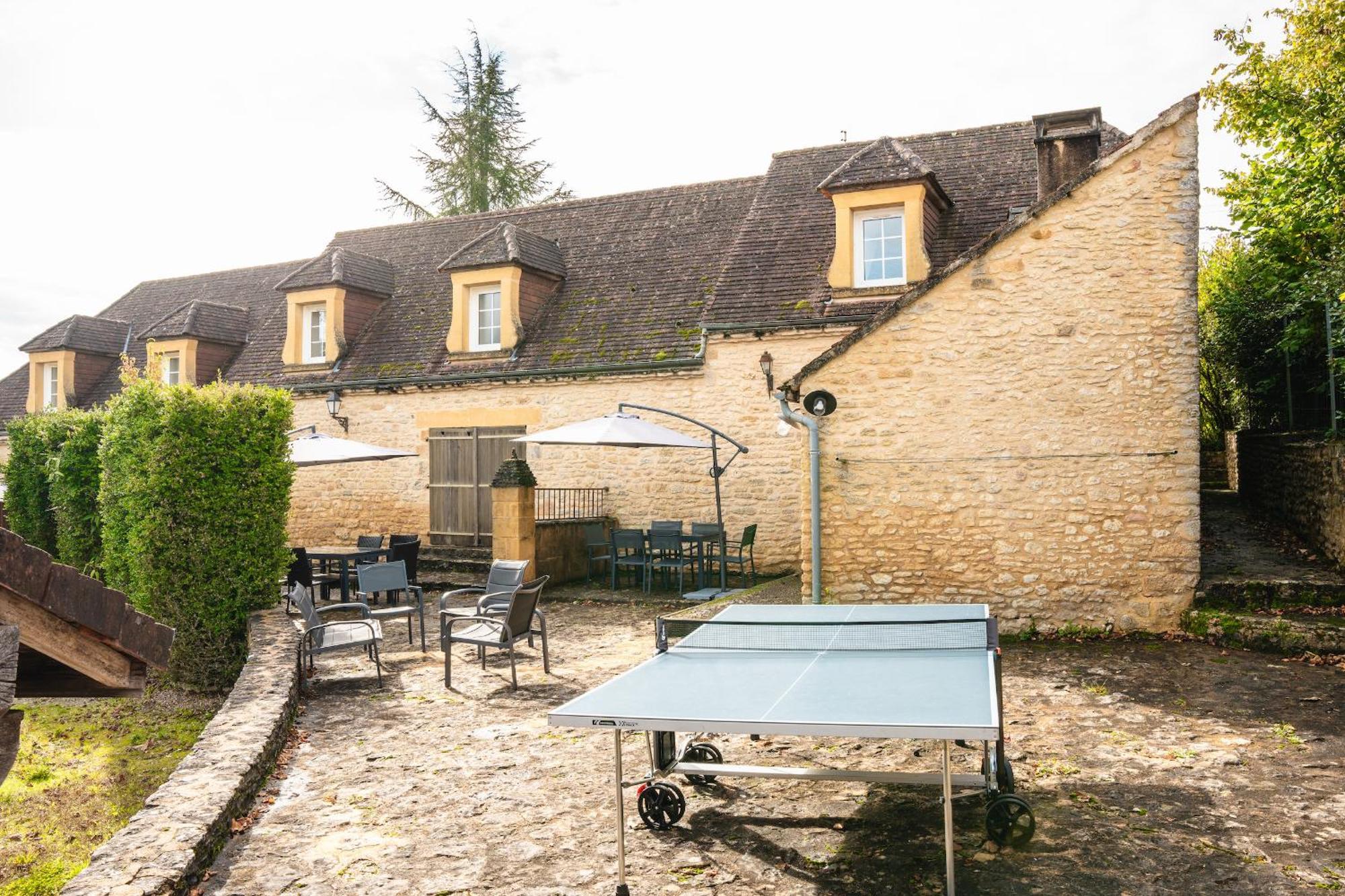 Grande Maison Pour 16 Avec Piscine Et Tennis La Chapelle-Aubareil Exterior foto