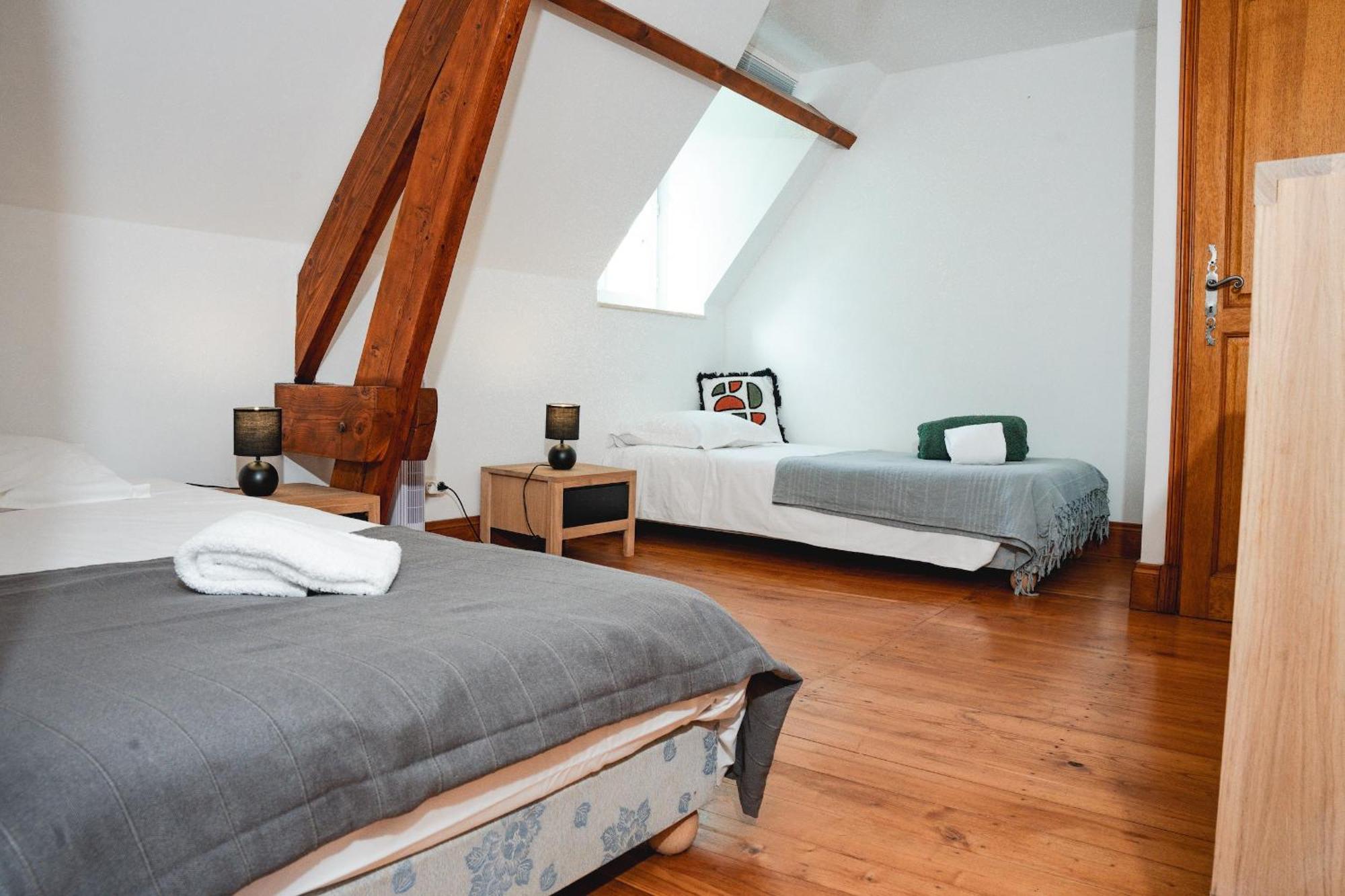 Grande Maison Pour 16 Avec Piscine Et Tennis La Chapelle-Aubareil Exterior foto
