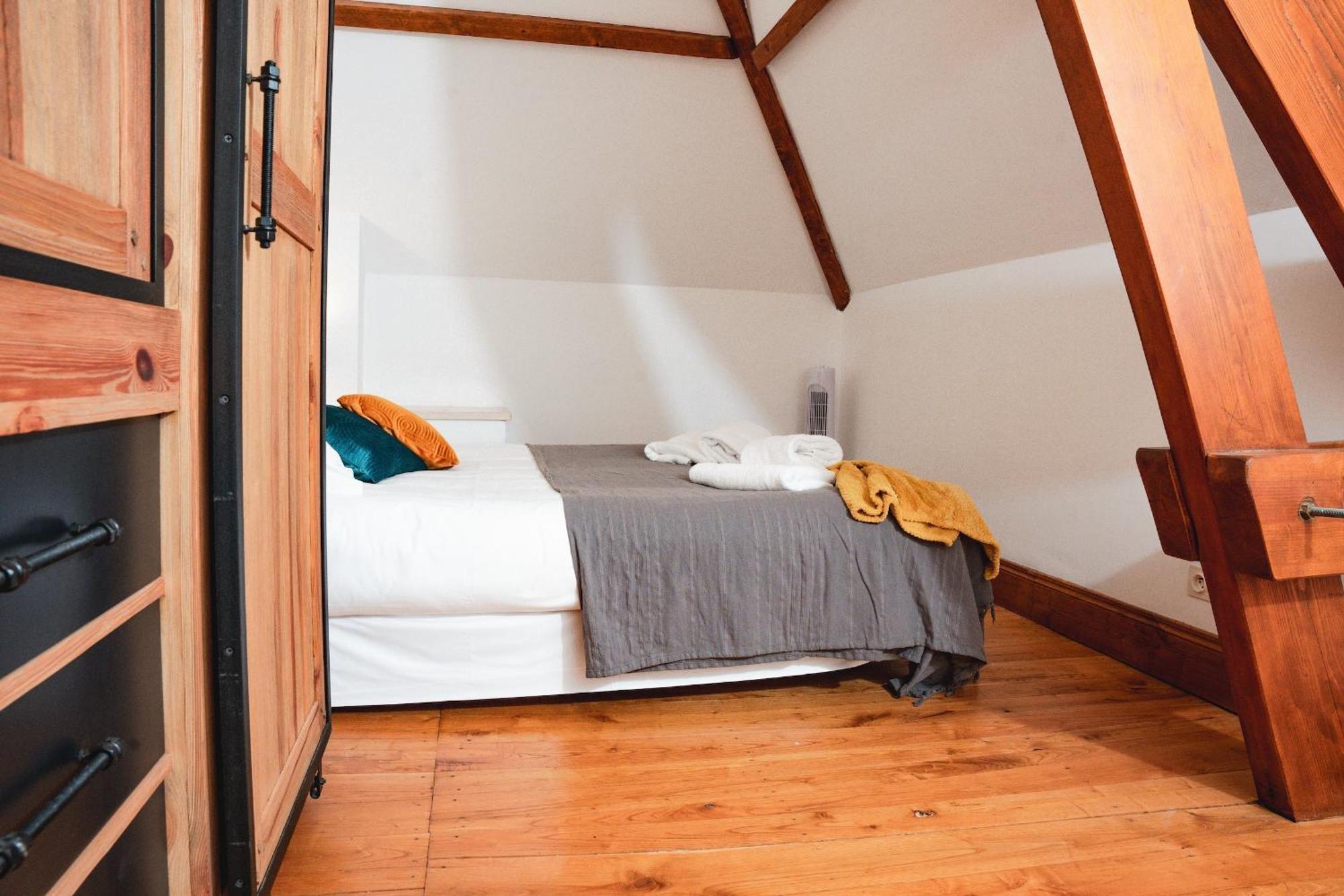 Grande Maison Pour 16 Avec Piscine Et Tennis La Chapelle-Aubareil Exterior foto