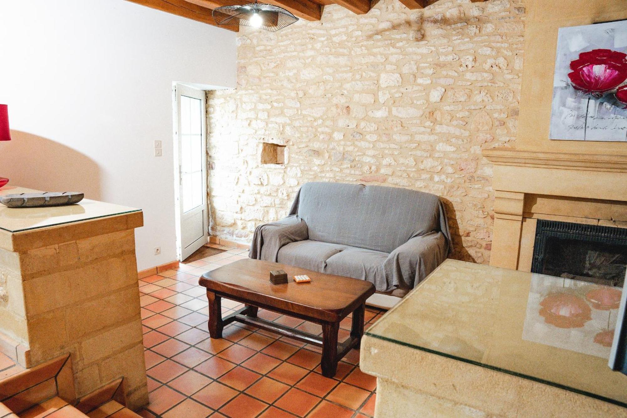 Grande Maison Pour 16 Avec Piscine Et Tennis La Chapelle-Aubareil Exterior foto