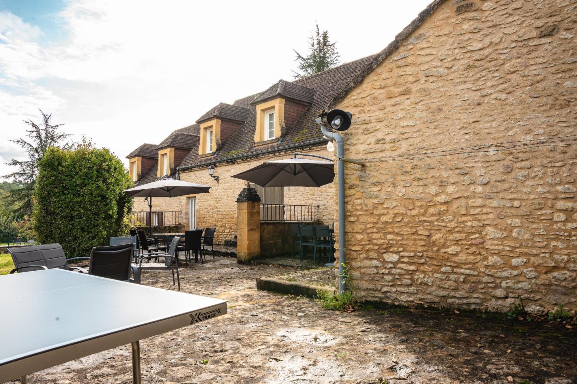Grande Maison Pour 16 Avec Piscine Et Tennis La Chapelle-Aubareil Exterior foto