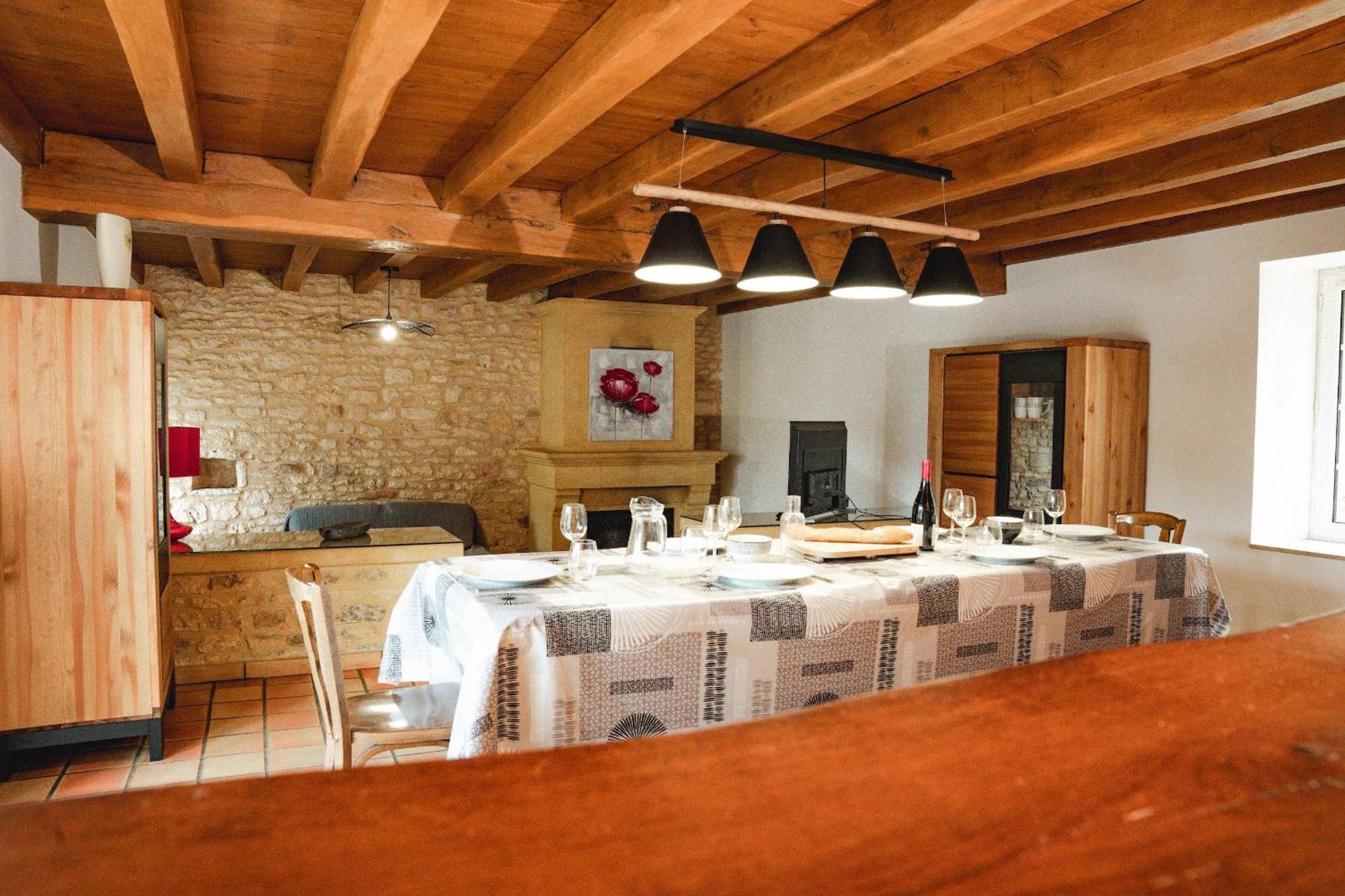 Grande Maison Pour 16 Avec Piscine Et Tennis La Chapelle-Aubareil Exterior foto