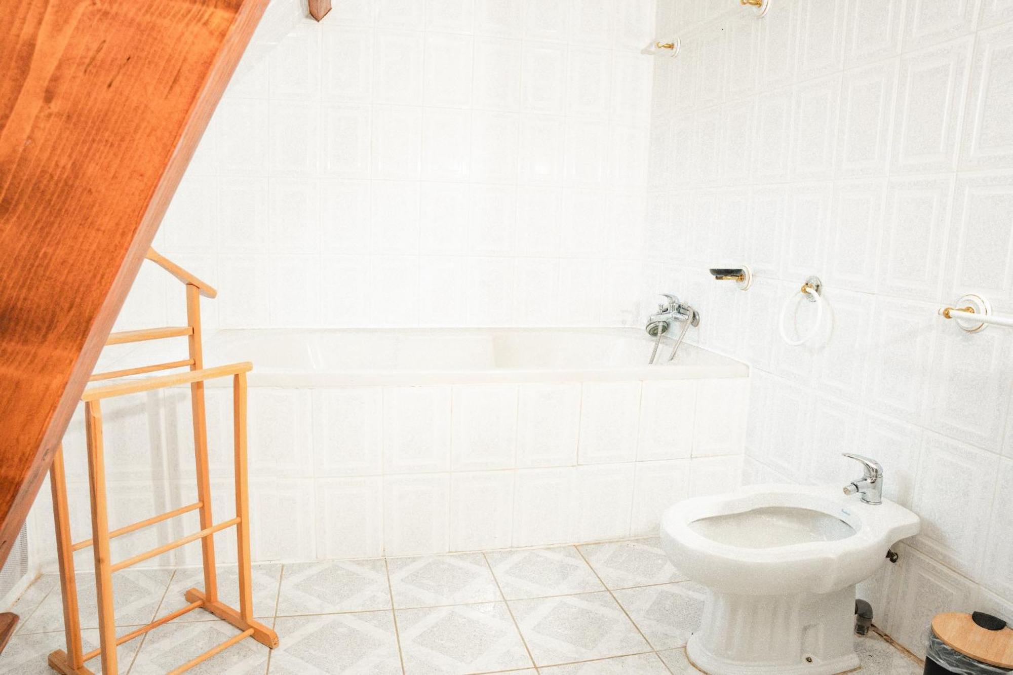 Grande Maison Pour 16 Avec Piscine Et Tennis La Chapelle-Aubareil Exterior foto