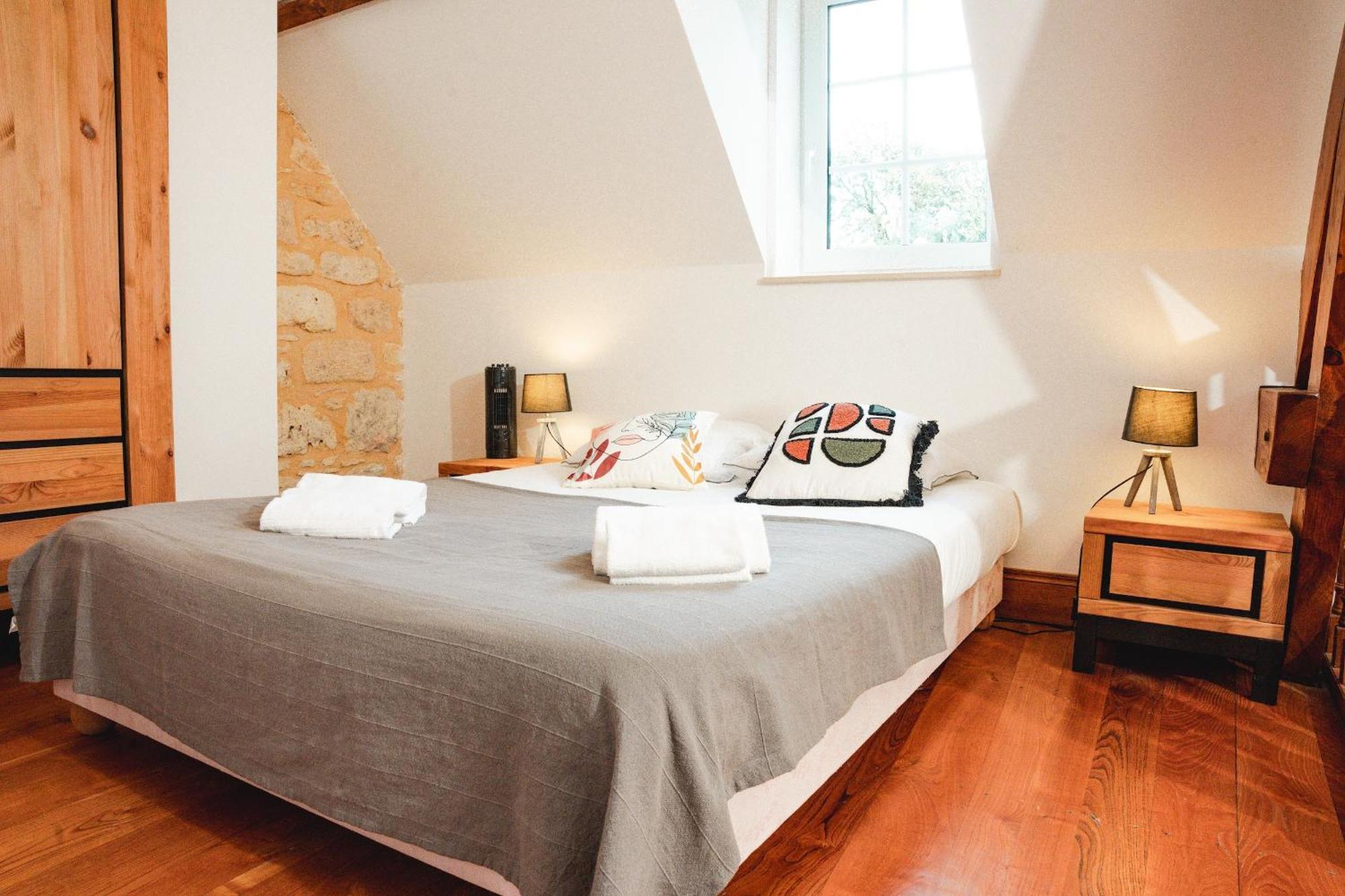 Grande Maison Pour 16 Avec Piscine Et Tennis La Chapelle-Aubareil Exterior foto