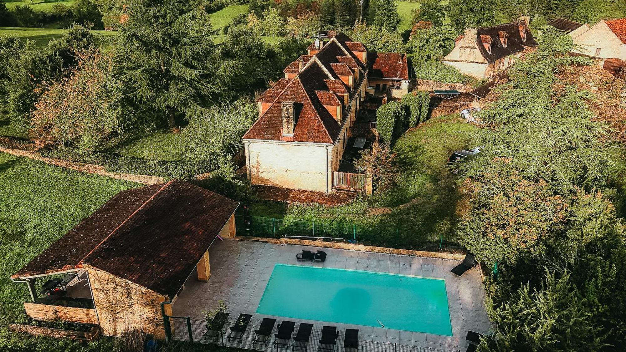 Grande Maison Pour 16 Avec Piscine Et Tennis La Chapelle-Aubareil Exterior foto